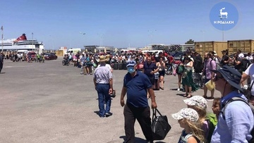 Μεγάλη κίνηση καθημερινά στο λιμάνι της Ρόδου
