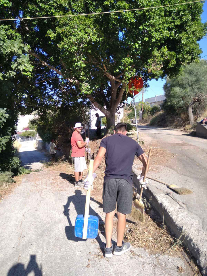 Πυρετωδώς δουλεύει το προσωπικό για τους καθαρισμούς στα Λάερμα και σε όλο το νησί