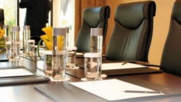 Συμβαίνει τώρα: "Μαλλιά - κουβάρια" έγιναν πλειοψηφία και μειοψηφία στην οικονομική επιτροπή του Δήμου Ρόδου