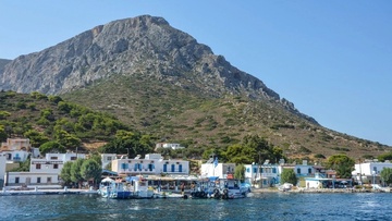 Tέλενδος: To νησάκι των Δωδεκανήσων όπου θα πάτε μόνο με θαλάσσιο ταξί 