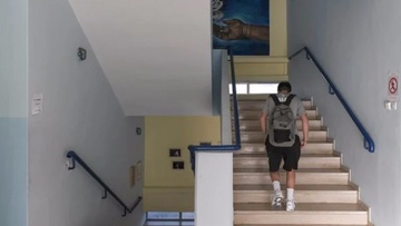 Εκπαιδευτικοί όμιλοι, μέντορες και ενδοσχολικοί συντονιστές από τη νέα χρονιά στα σχολεία
