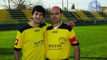 Flashback: Ανιψιός και θείος στο γήπεδο Αρχαγγέλου το 2006 με τη φανέλα του Άρη