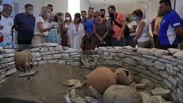 Μέρα χαλάρωσης με επίσκεψη στο μουσείο για τους ιστιοπλόους της Aegean Regatta 