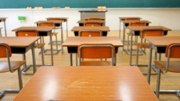 Τέθηκαν σε ισχύ οι συμβάσεις για τις καθαρίστριες