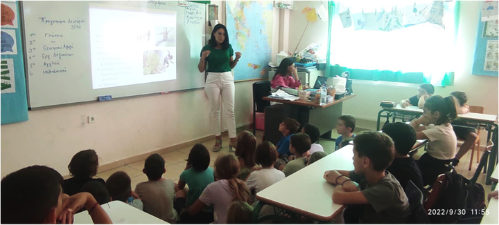 H διατροφολόγος κ. Μ. Σουλούνη ενημερώνει τα παιδιά  για τα οφέλη της σωστής διατροφής