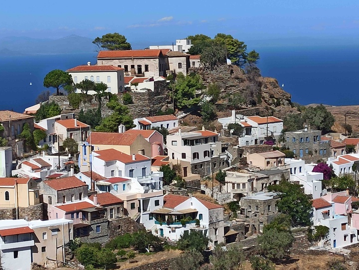 Η συνοικία του Κάστρου στην (Χώρα), πρωτεύουσα της Κέας