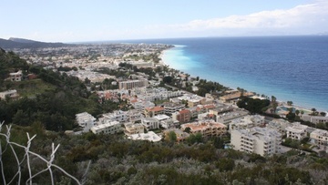 Άδεια για πλωτή εξέδρα στη Ρόδο