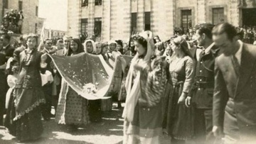Σελίδες Ιστορίας…  Η υποστολή της αγγλικής σημαίας, η έπαρση  της ελληνικής και το μπλέξιμό της στον ιστό
