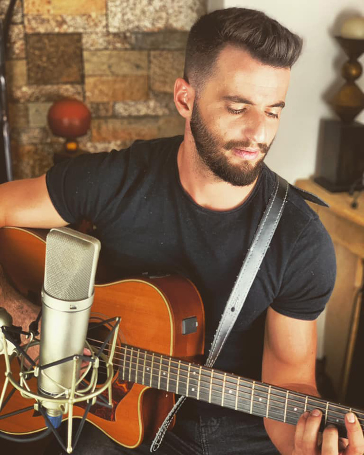 Ο Μάνος Τάκος