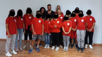 Το τραγούδι του Ροδίτη Μάνου Τάκου «Μίλα» θα αποδοθεί στη νοηματική γλώσσα 