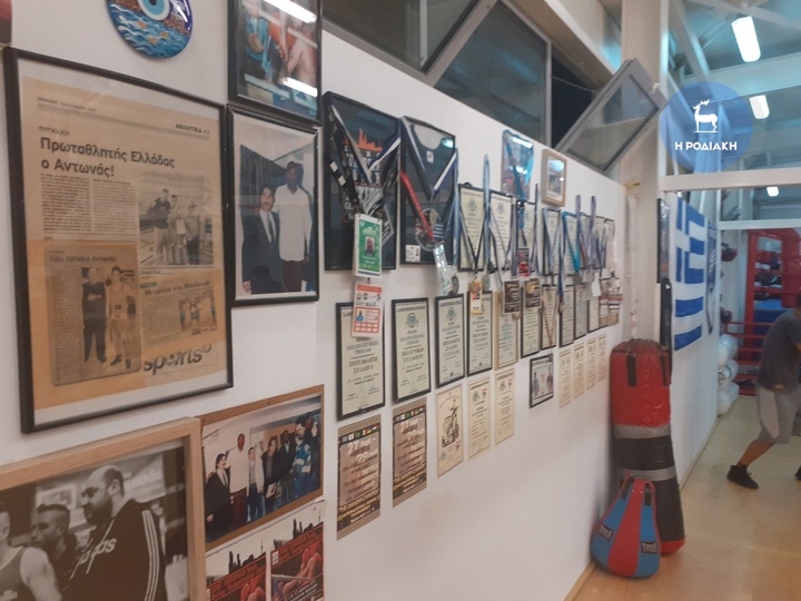 Έναν τοίχο και βάλε «πιάνουν» οι διακρίσεις της Ακαδημίας του Κολοσσού