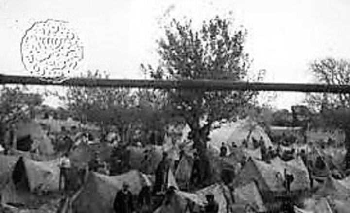 Σκηνές στο Στάδιο. Θα μείνουν εκεί μέχρι τον Ιανουάριο 1942