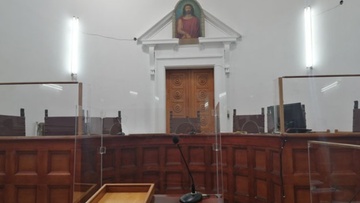 Έξι άτομα θα δικαστούν για κλοπές, ληστείες και εμπρησμούς