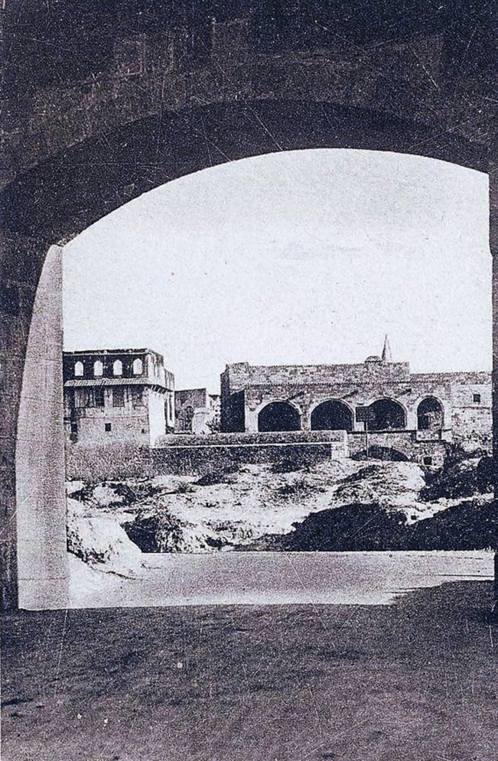 1924. Nuovo cancello con piazzale antistante prima del rifacimento