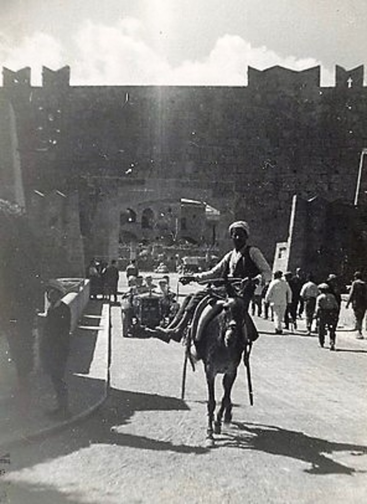 Η πύλη Μάριο Λάγκο σε φωτό στις 27 Ιουνίου 1934. Το χτες με το σήμερα και το αύριο...