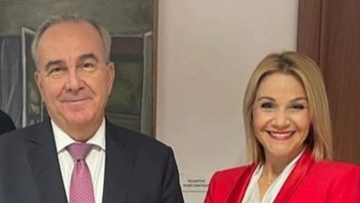 Συνάντηση Μίκας Ιατρίδη με τον αναπληρωτή υπουργό Ανάπτυξης, Νίκο Παπαθανάση: "Η ενίσχυση των νησιωτικών επιχειρήσεων βασική προτεραιότητα της Κυβέρνησης μας"