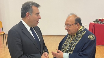 Μάνος Κόνσολας: «Οφειλόμενη τιμή στον Μηνά Αλεξιάδη»
