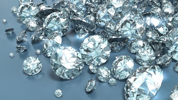 Είχε κρυμμένα στο εσώρουχό του  578 διαμάντια, κοσμήματα και χασίς 