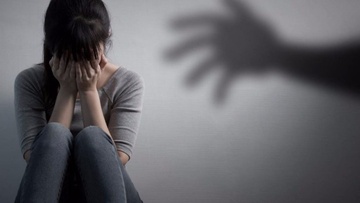 Μάνος Τεχνίτης: Νομικά εργαλεία των θυμάτων έμφυλης και ενδοοικογενειακής βίας