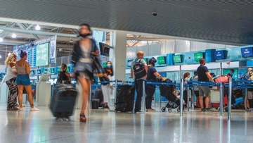 Δημήτρης Γάκης "Νέο ρεκόρ τουριστικών αφίξεων: πανηγυρισμοί ή περισυλλογή;"