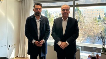 Συνάντηση δημάρχου Χάλκης Ε. Φραγκάκη με τον Νίκο Παπαθανάση