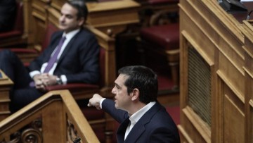 Στα άκρα η πολιτική  πόλωση: Την παραίτηση Μητσοτάκη μετά την συνάντηση με την πρόεδρο της Δημοκρατίας ζήτησε ο Αλέξης Τσίπρας