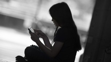 Έρευνα: Τα παιδιά «σερφάρουν» απροστάτευτα