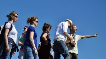 Οι ξεναγοί στο μικροσκόπιο – Τα καθήκοντα και τα πρόστιμα σε όσους παρανομούν