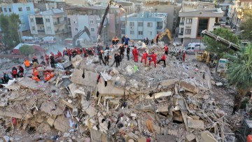 Φ. Ζάχαρης: Σεισμός στην Τουρκία: η τακτική των ηγεσιών και των πολιτών