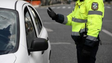 Στοχευμένοι αστυνομικοί έλεγχοι σε καταστήματα και οχήματα στα νησιά μας