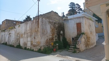 Αναστασία Εμμ. Παπαϊωάννου: Ισοπεδώνουμε τις μνήμες για να παρκάρουμε τις λαμαρίνες, ή αλλιώς, «ο δρόμος είχε τη δική του ιστορία...»
