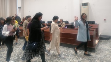 Ινδοί τουρίστες ξεναγήθηκαν στο Δημαρχείο της Ρόδου
