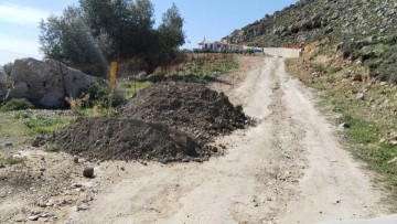 Διαμαρτυρία κατοίκων  για χωματόδρομο  στην περιοχή  των Στεγνών