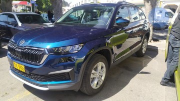 Ξεκίνησε η κυκλοφορία πολυθέσιων ταξί στη Ρόδο