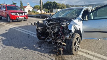 Χωρίς τέλος τα τροχαία ατυχήματα στη Ρόδο- Με ελαφρά τραύματα βγήκε από το αυτοκίνητο του