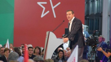 Αποδίδοντας τιμή στον Νεκτάριο Σαντορινιό,  υποψήφιος στα Δωδεκάνησα θα είναι ο Αλέξης Τσίπρας