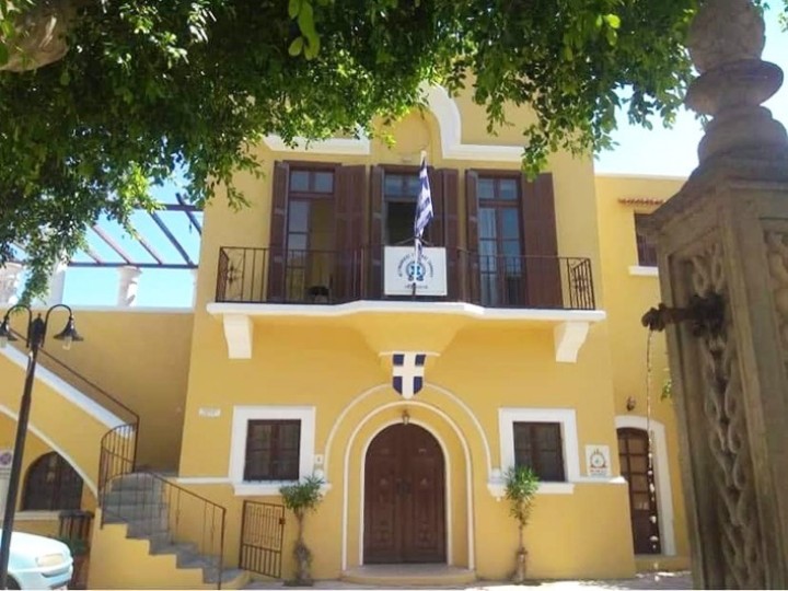 Το διατηρητέο κτήριο σήμερα, χωρίς το ρολόι