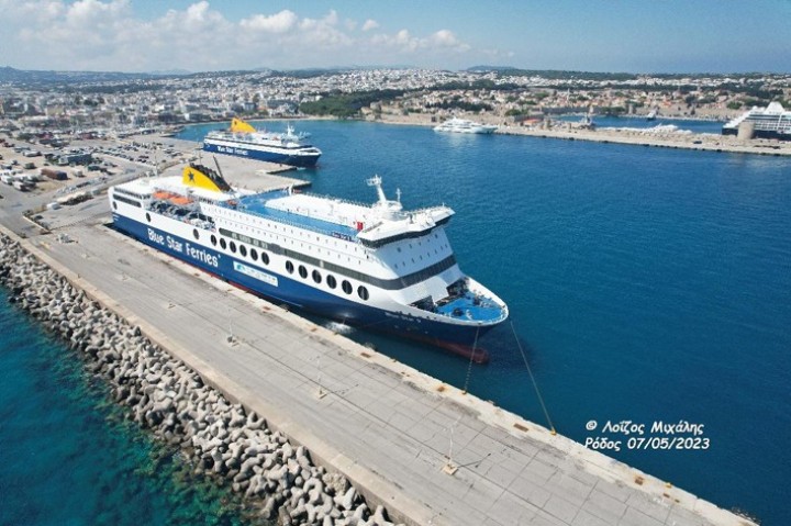 Το Blue Star Chios την Κυριακή στο λιμάνι της Ρόδου