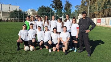 Για το χάλκινο μετάλλιο η ομάδα γυναικείου ποδοσφαίρου του ΓΕΛ Αφάντου