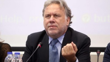 Αποσύρεται από τις εκλογές ο Γιώργος Κατρούγκαλος μετά το «αυτογκόλ» για τις ασφαλιστικές εισφορές