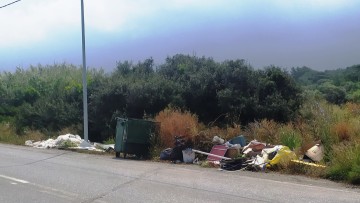 Τα σκουπίδια συμπλήρωσαν... δύο εβδομάδες!