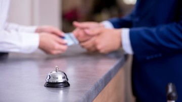 Τα ποσοστά ανασφάλιστων στον τουρισμό και το προφίλ των εργαζομένων