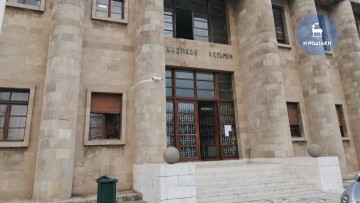 Ελεύθερη με όρους η 20χρονη που επιχείρησε να δώσει ναρκωτικά σε φίλο της