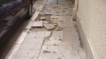 Προτάσεις για την ελεύθερη όδευση των πεζών στα πεζοδρόμια