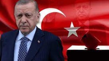 Νικητής ο Ερντογάν με 51,4% στο 100% των ψήφων - Πανηγυρισμοί των οπαδών του στους δρόμους