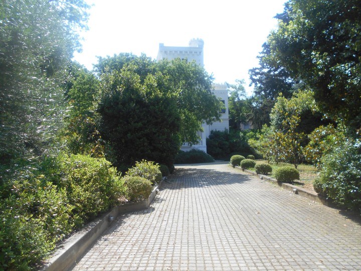 Ο κήπος και το σπίτι της Πηνελόπης Δέλτα