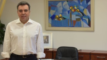 Μάνος Κόνσολας: Καθαρή και Ισχυρή εντολή. Η Ελλάδα πλέον κοιτάζει μόνο μπροστά