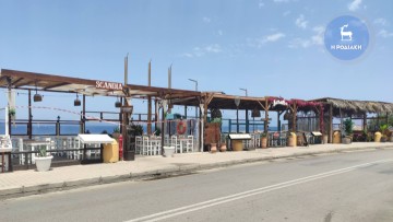 Ο δήμος Ρόδου σφράγισε τα παραλιακά καταστήματα στην Ψαροπούλα