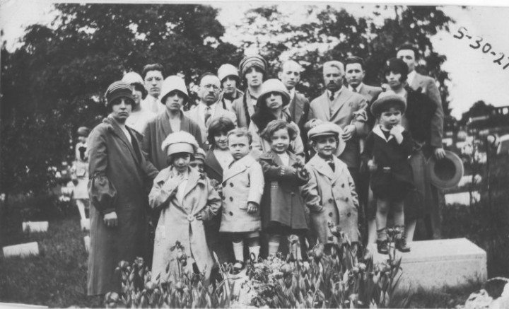 Κώοι συγγενείς και συγχωριανοί στο Reading PA, 30 Μαΐου 1927.  Koan relatives and neighbors in Reading PA, 30 May 1927