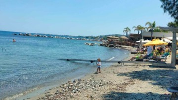 Ο Δήμος Κω εξασφαλίζει την ισότιμη πρόσβαση στη θάλασσα συμπολιτών μας και επισκεπτών με κινητικά προβλήματα